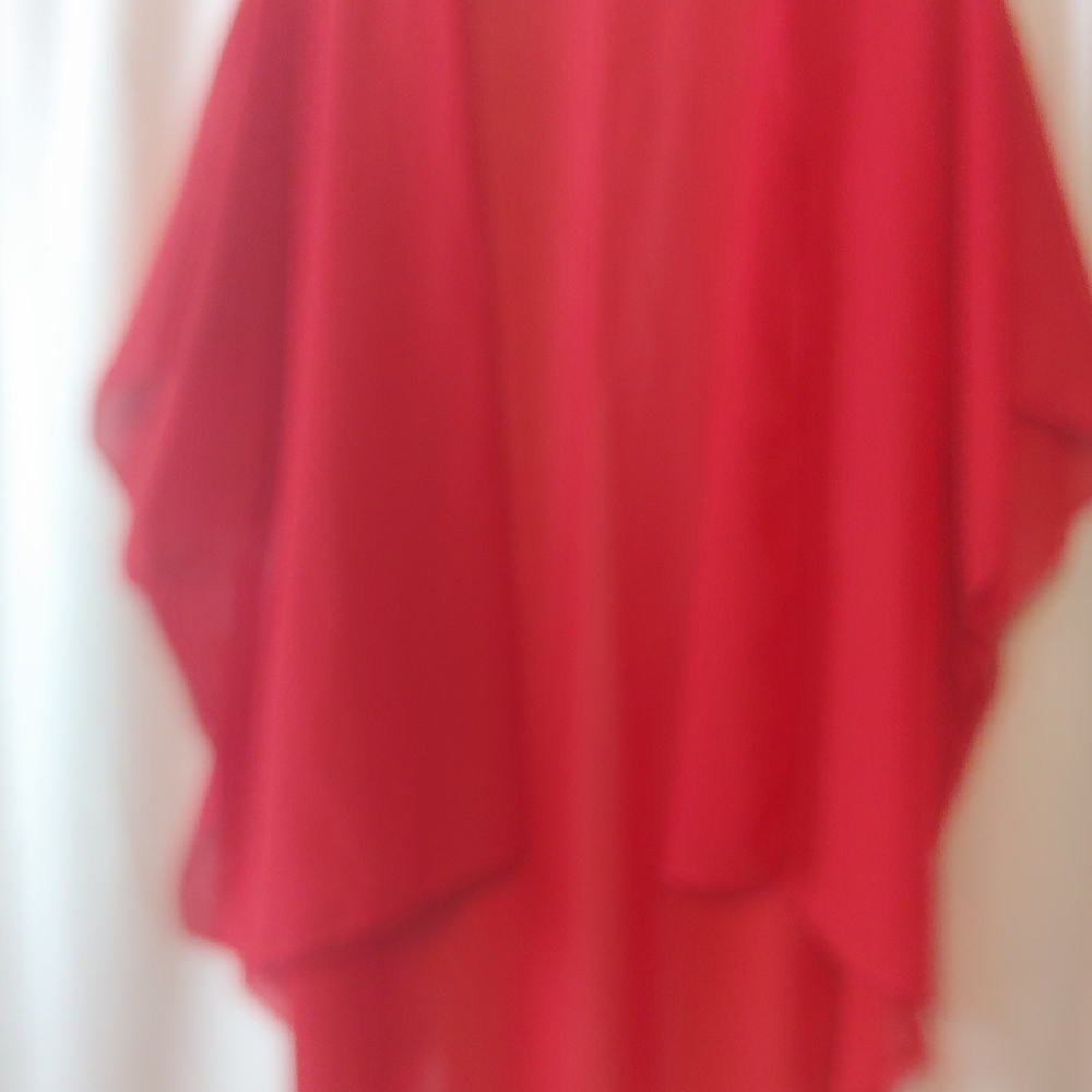 Red Cape - Picture 7 of 9
